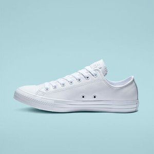 BRAND NEW Chuck Taylor All Star Leather Low Top